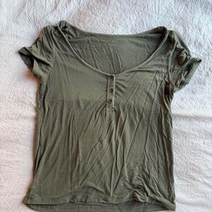 American Eagle green top